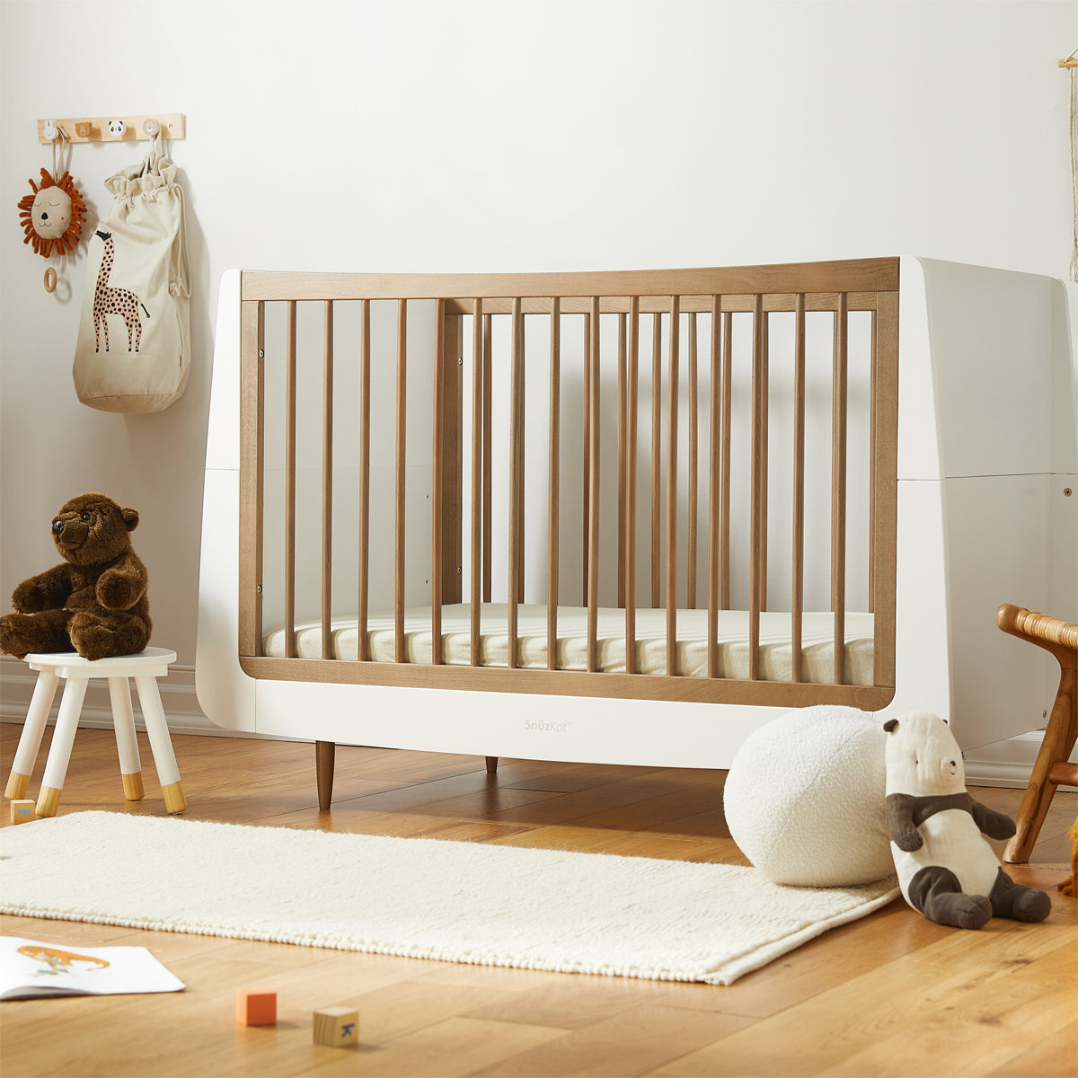 Snuz- Kot Skandi Cot Bed  - Walnut