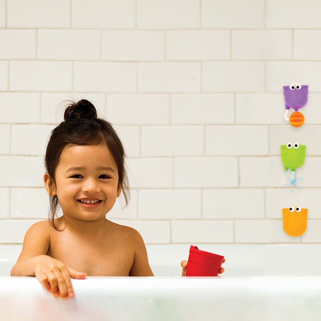 Munchkin- Falls™ Bath Scoop & Pour Set -12 Months + - Multi Color