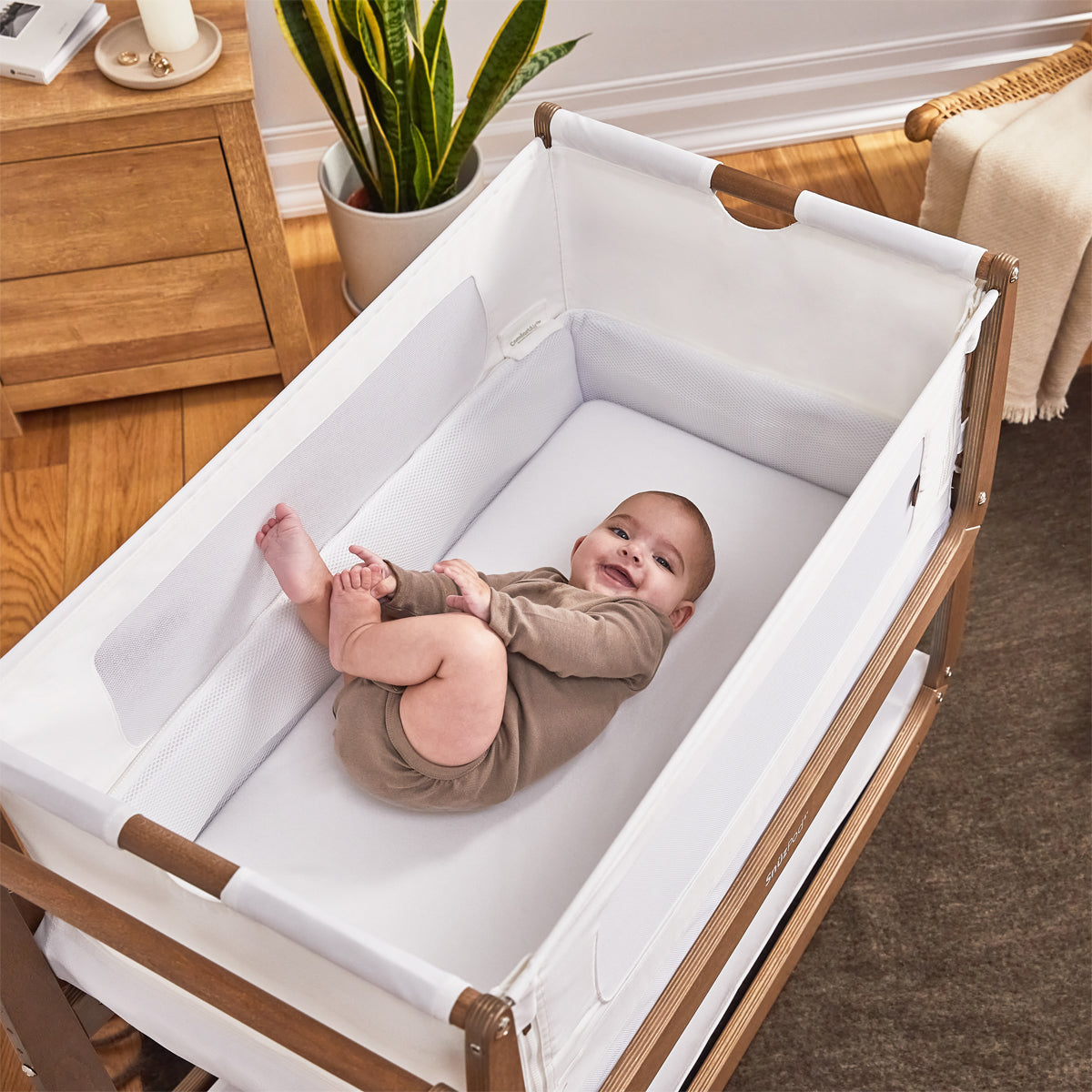 Snuz- Pod4  Bedside Crib The Natural Edit - Walnut