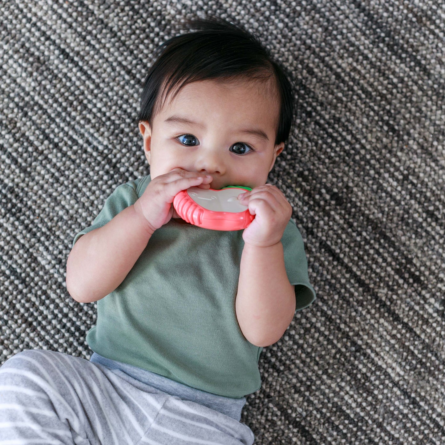 Infantino- Lil' Nibbles Vibrating Teether- Apple-Red