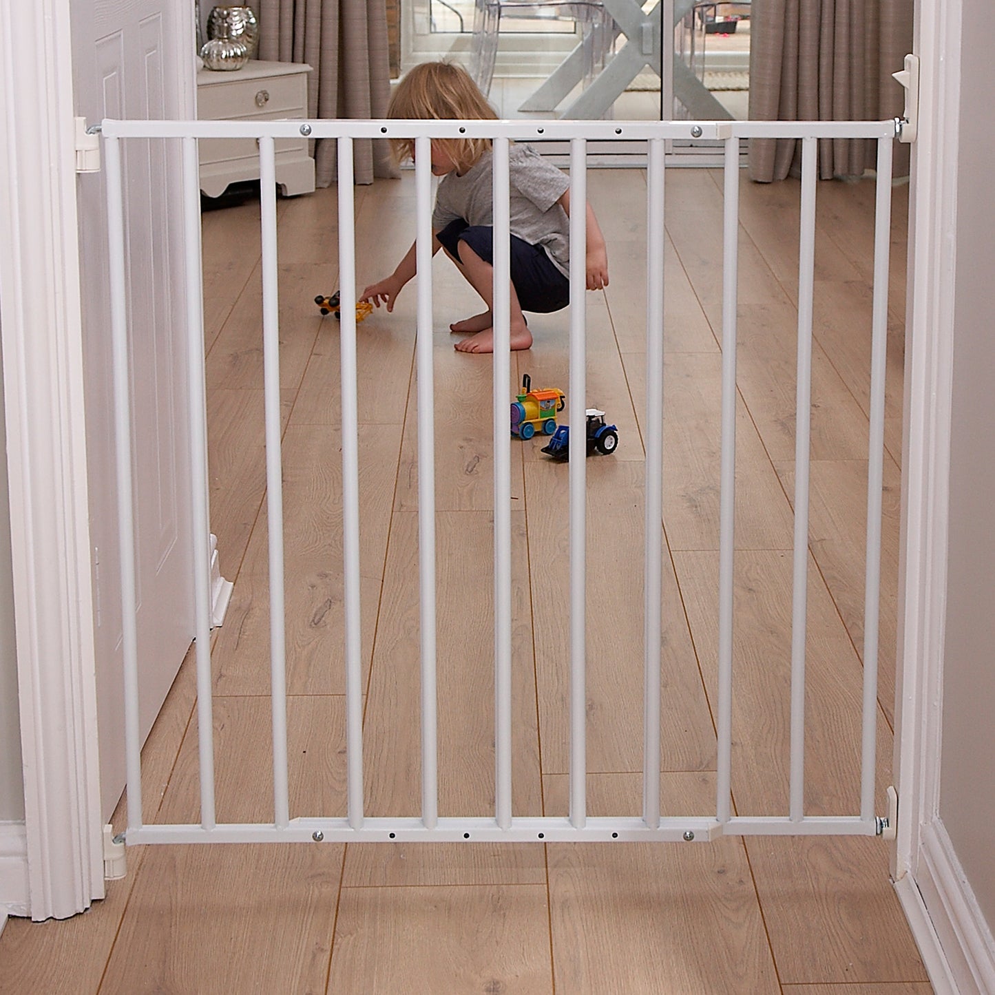 Clippasafe- Extendable No Trip Gate With Two Way Opening- White