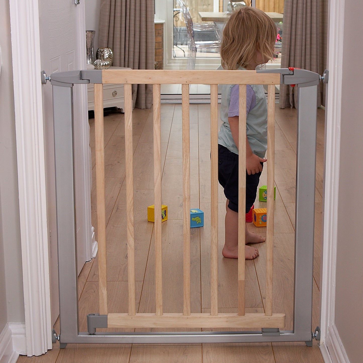 Clippasafe- Swing Shut Extendable Gate With Two Way Opening