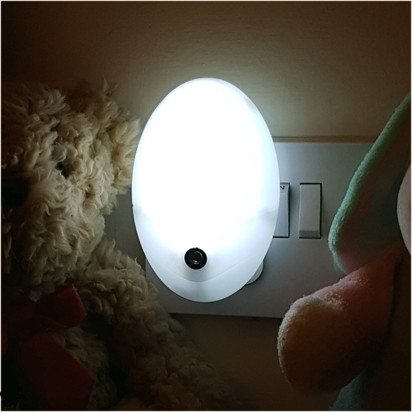 Clippasafe-Safety Night Light With Light Sensor